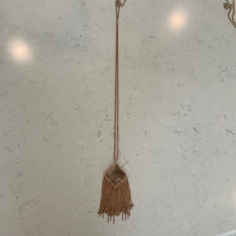 Kendra Scott necklace
